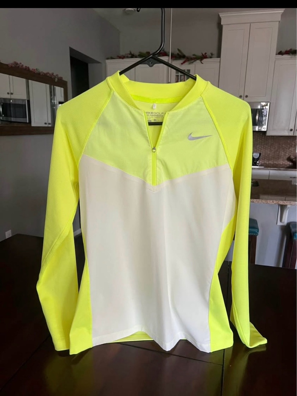 Nike Golf Women’s Long-Sleeve 1/4 Zip Neon Yellow & White